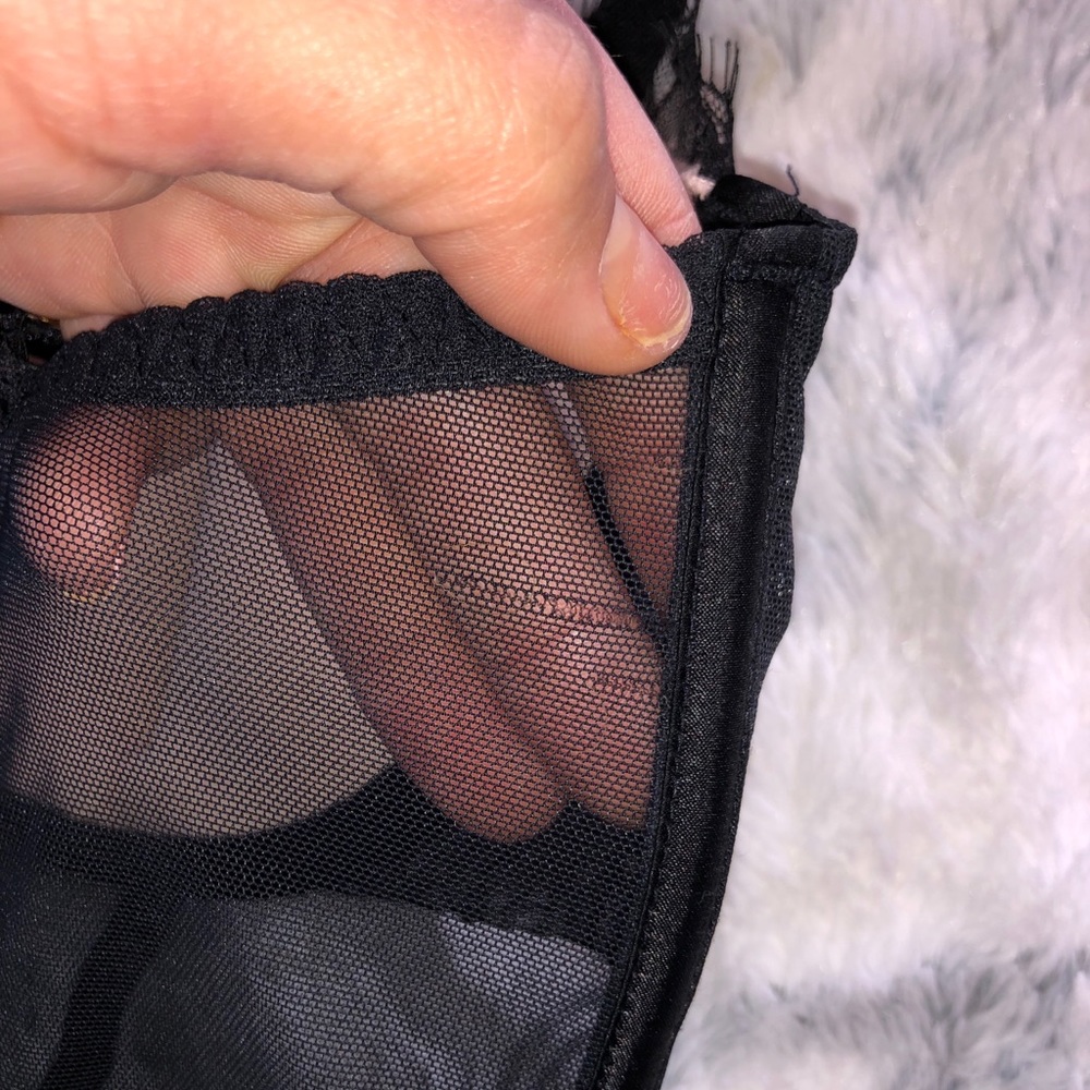 Lingerie - Picture 4 of 6